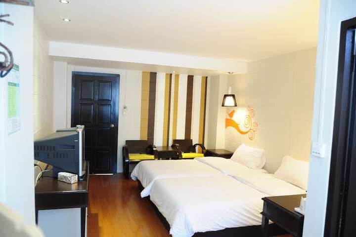 Room 10 of 31