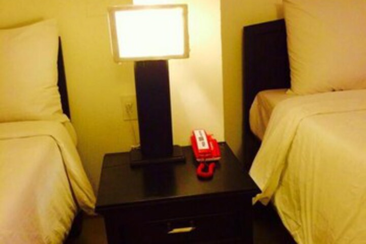 Room 8 of 15