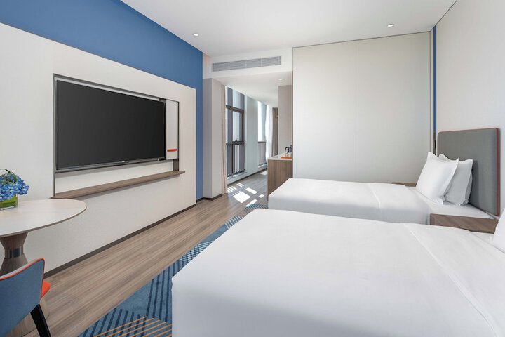 Room 15 of 46