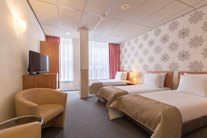 Room 10 of 57