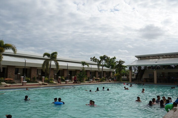Pool 15 of 25
