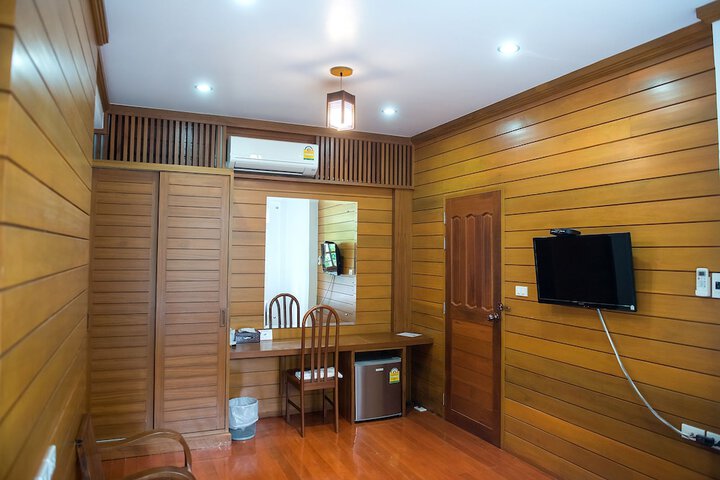Room 4 of 88