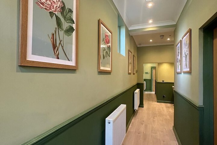 Room 10 of 21