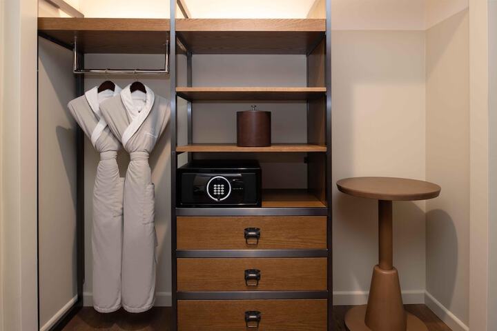 Room 87 of 203