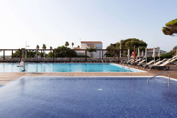 Hotel with Pool