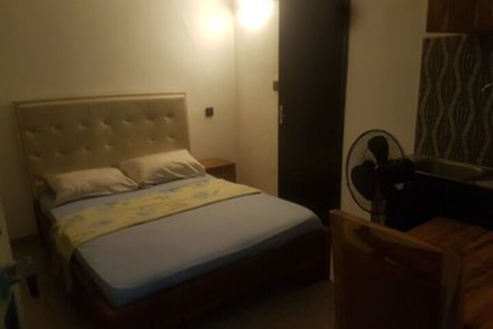 Room 17 of 40