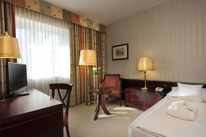 Room 16 of 21