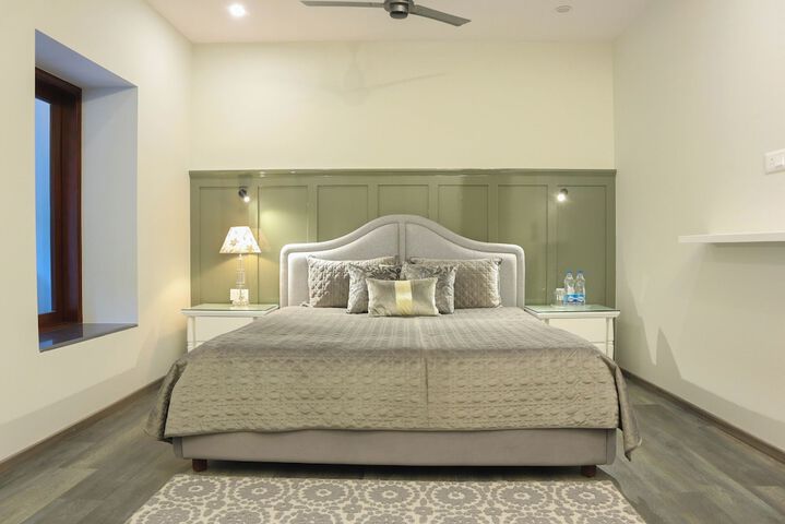 Room 12 of 68