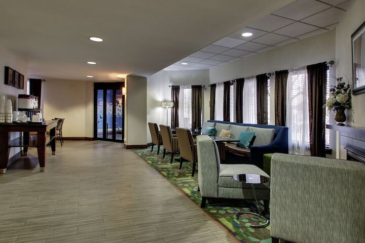Entrance & Lobby