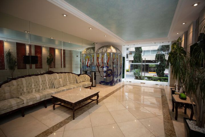 Guest Lobby