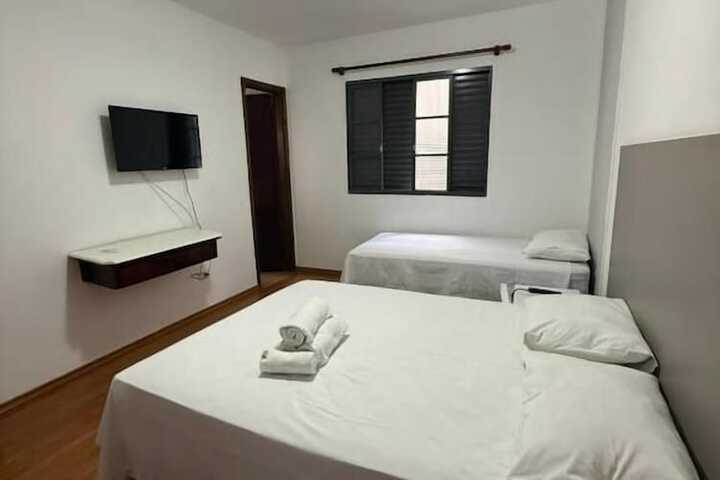 Room 4 of 25