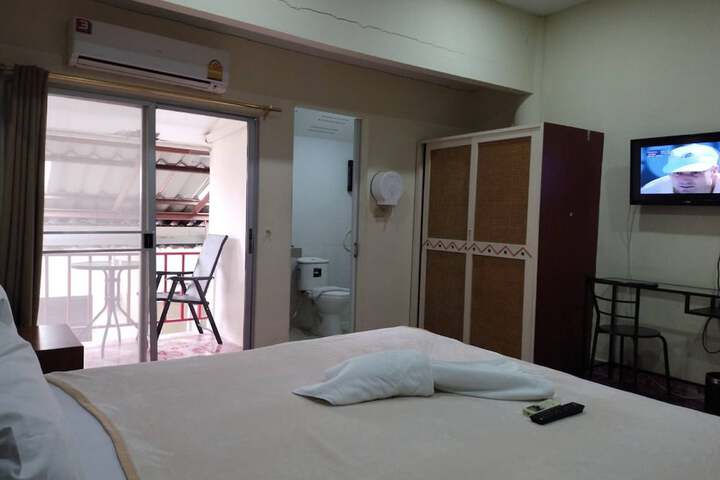 Room 35 of 97