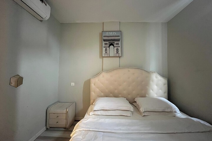 Room 18 of 50