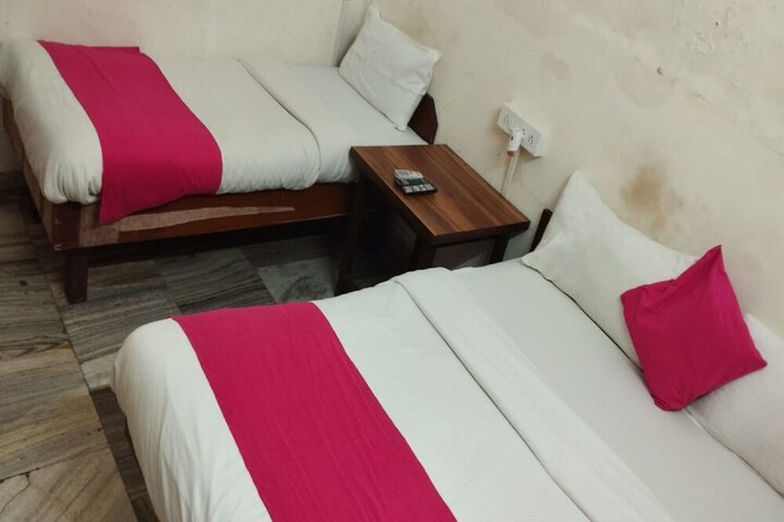 Room 3 of 7