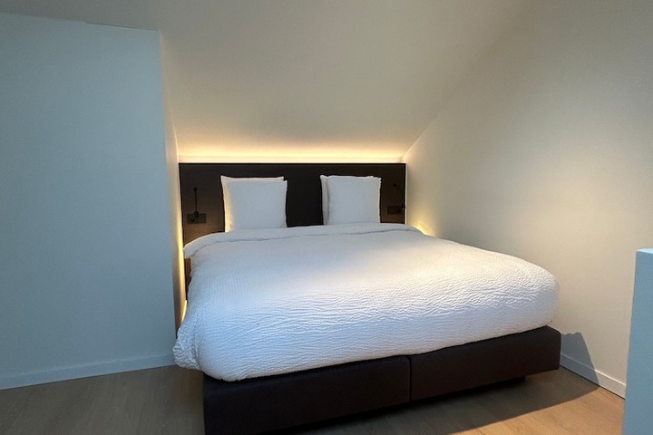Room 10 of 44