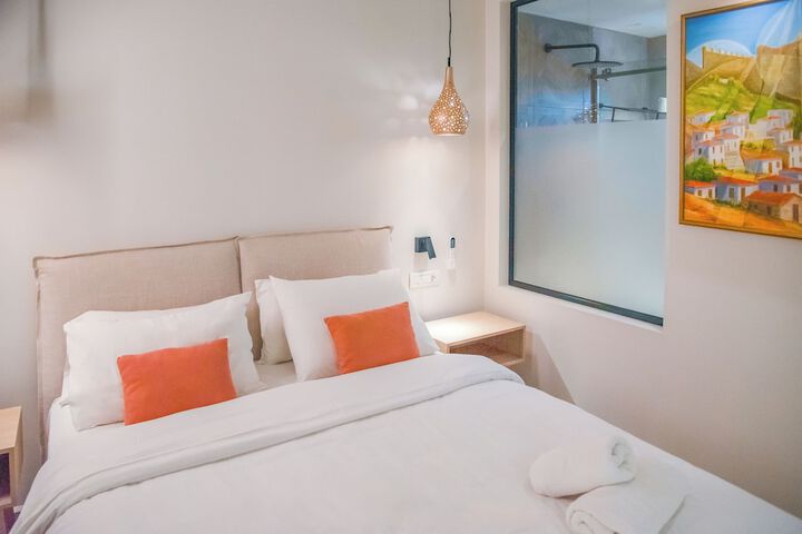 Room 10 of 194