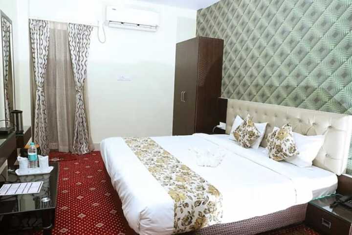 Room 3 of 17