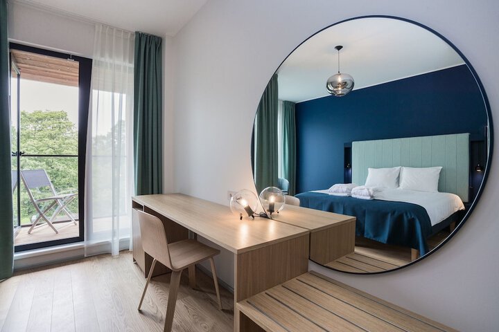 Room 16 of 83