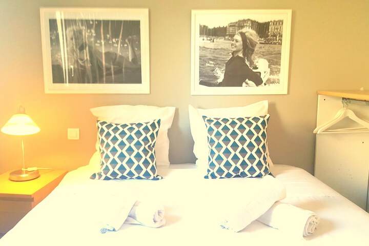 Room 33 of 59