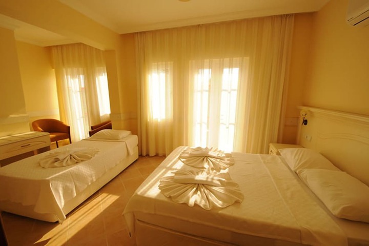 Room 6 of 73