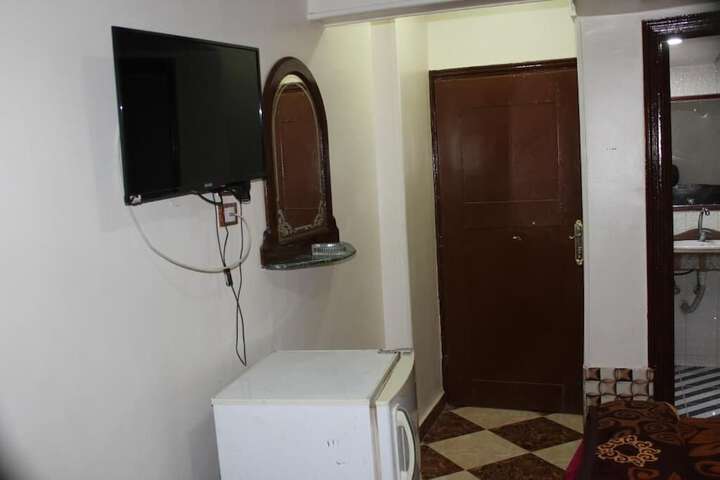 Room 7 of 48