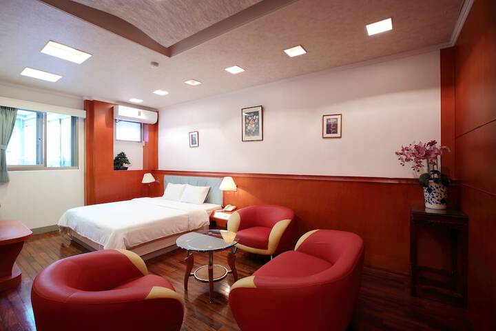 Room 26 of 74