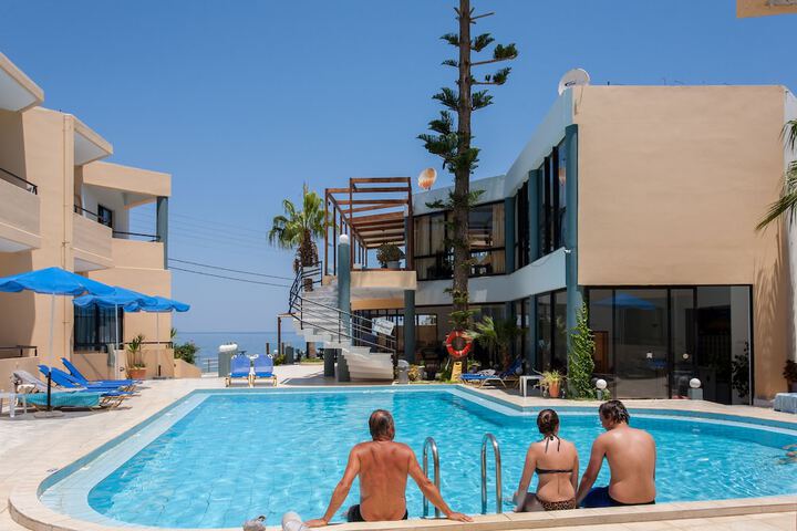 Hotel with Pool