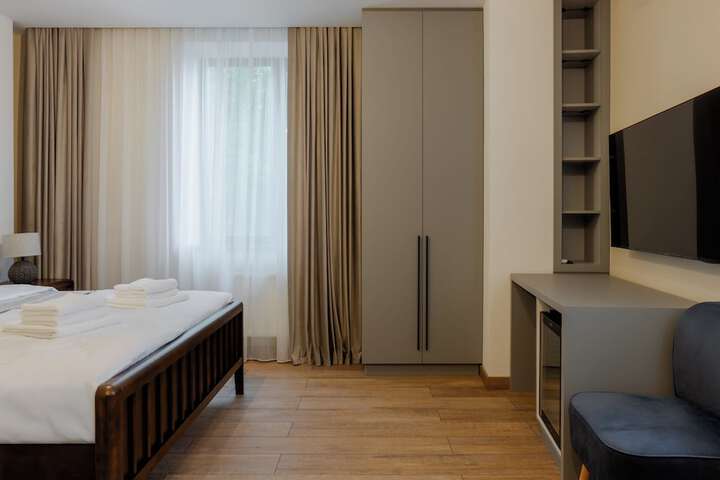 Room 5 of 36