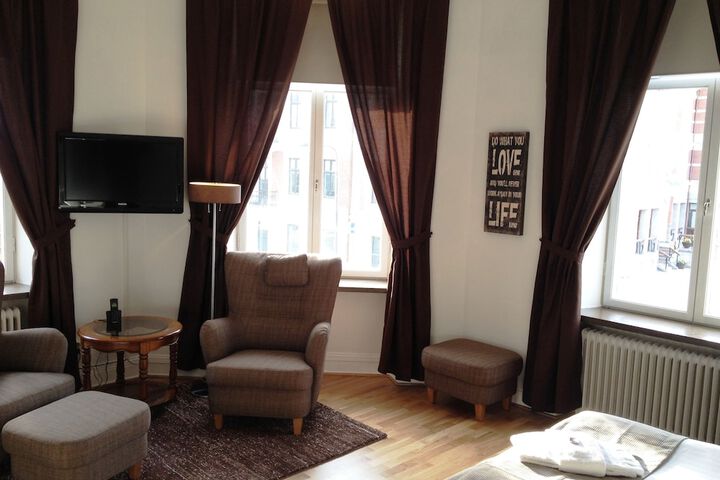 Room 4 of 41