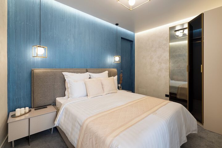 Room 380 of 552