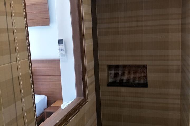 Room 47 of 101