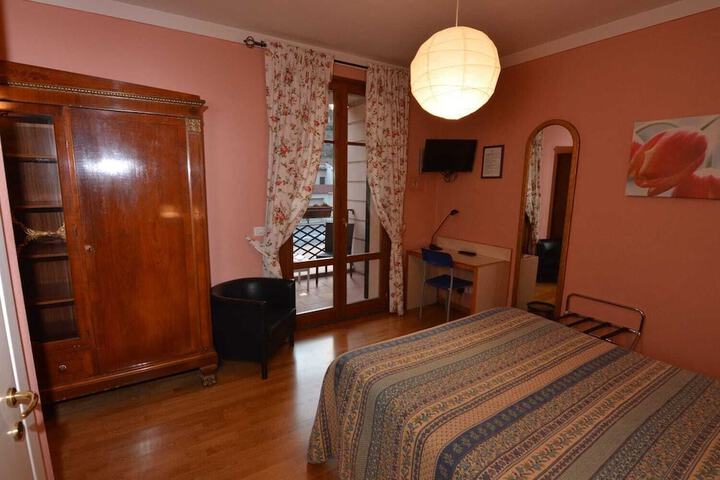 Room 16 of 73