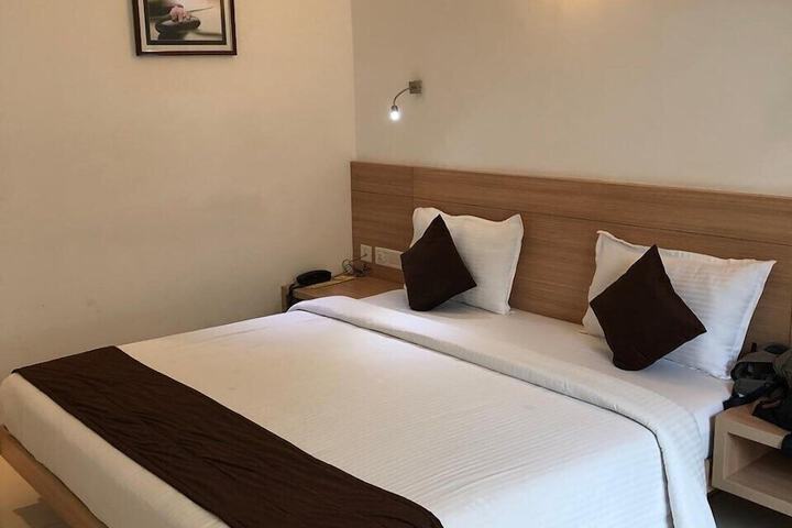 Room 6 of 35