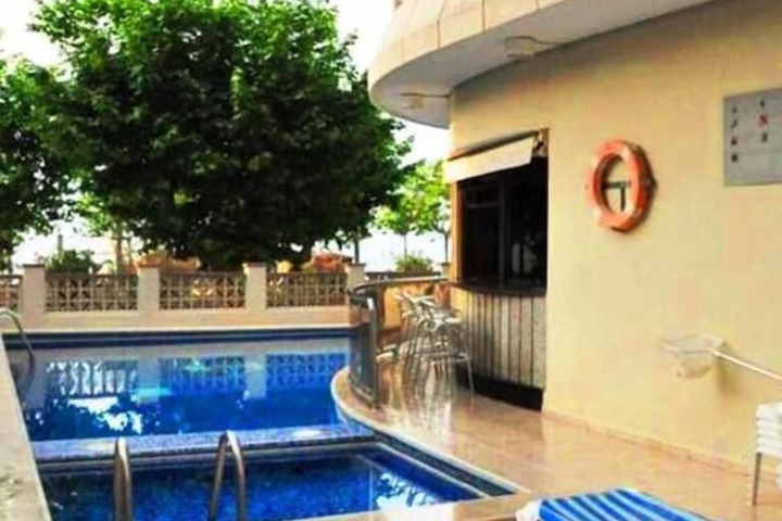 Pool 21 of 31