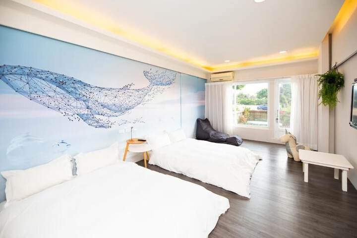 Room 6 of 76