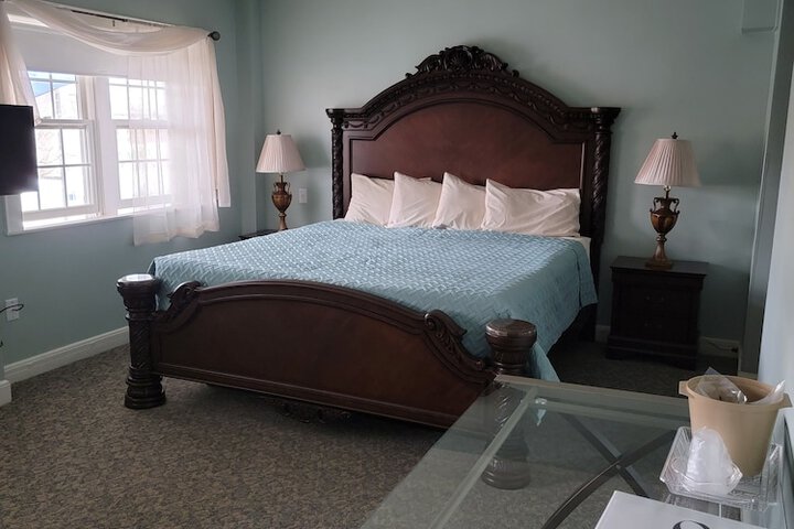 Room 83 of 206