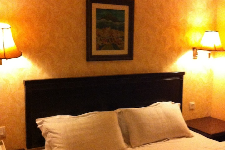 Room 6 of 32