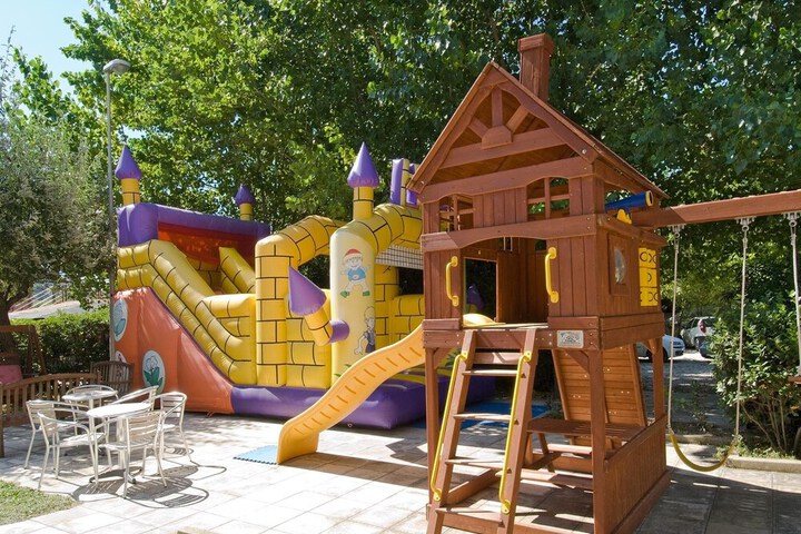 Children's play area - outdoor