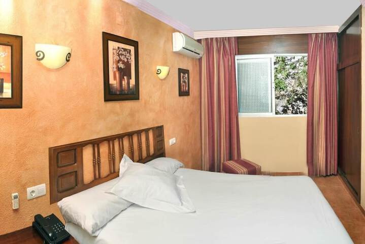 Room 7 of 37