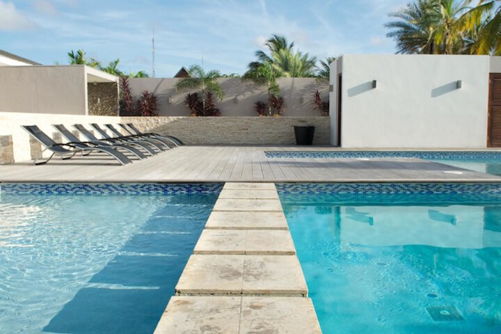 Pool 33 of 47