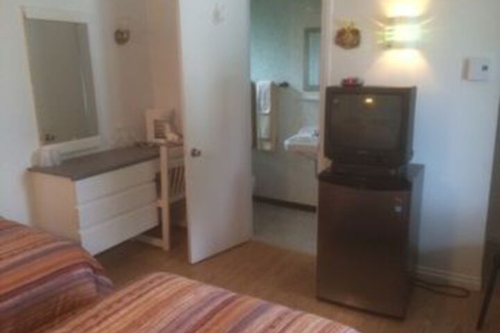 Room 11 of 25