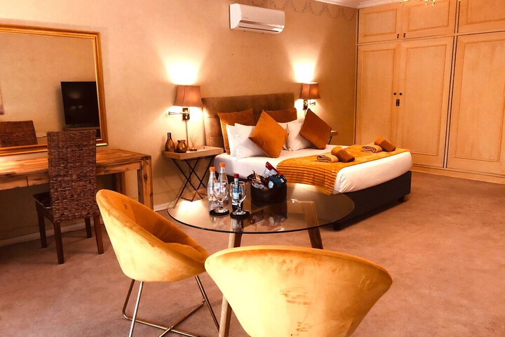 Room 28 of 86