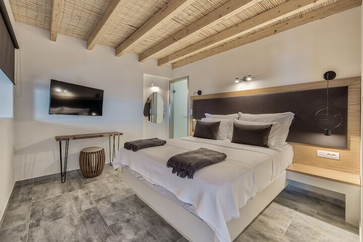 Room 27 of 140