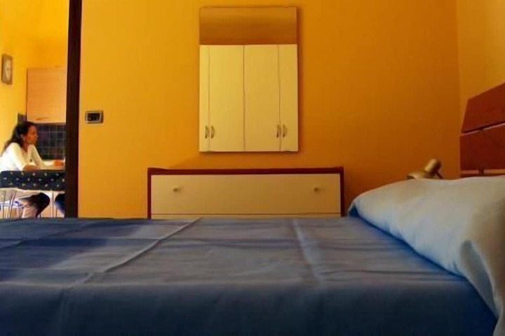 Room 6 of 40