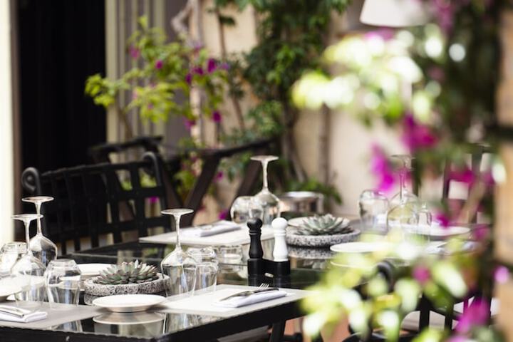 Dining 79 of 103