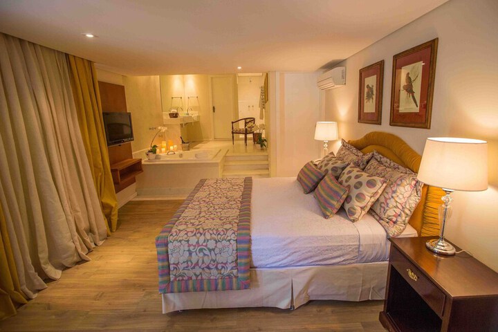 Room 4 of 238
