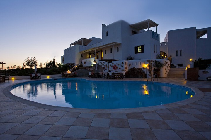 Pools & Facilities