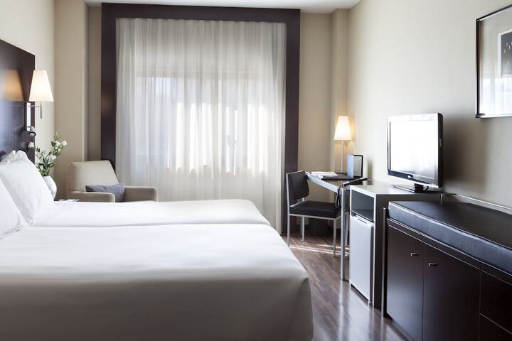 Room 6 of 44