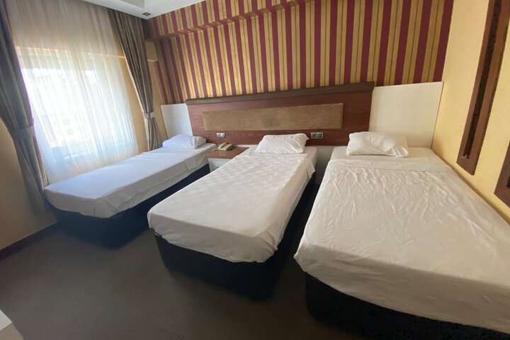 Room 4 of 15