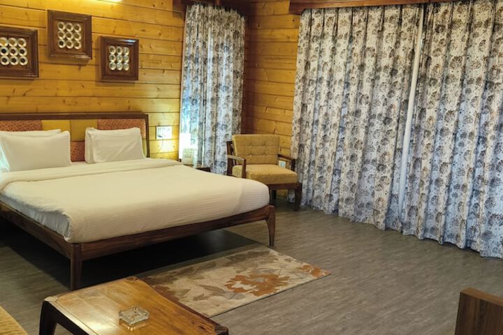 Room 12 of 68
